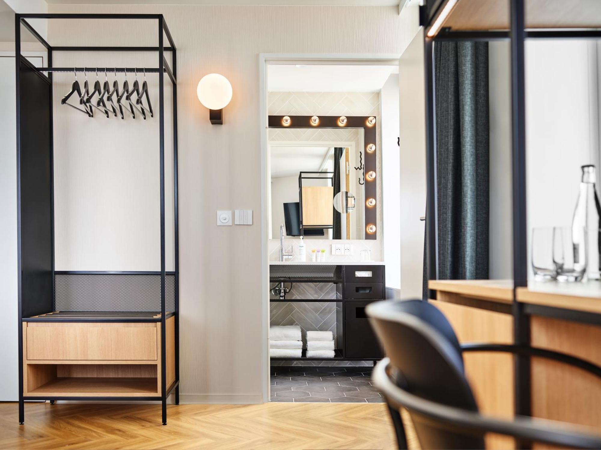 H4 Hotel Wyndham Paris Pleyel Resort Saint-Denis  Bagian luar foto